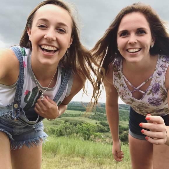 Meet your Posher, Addison - Picture 1 of 1